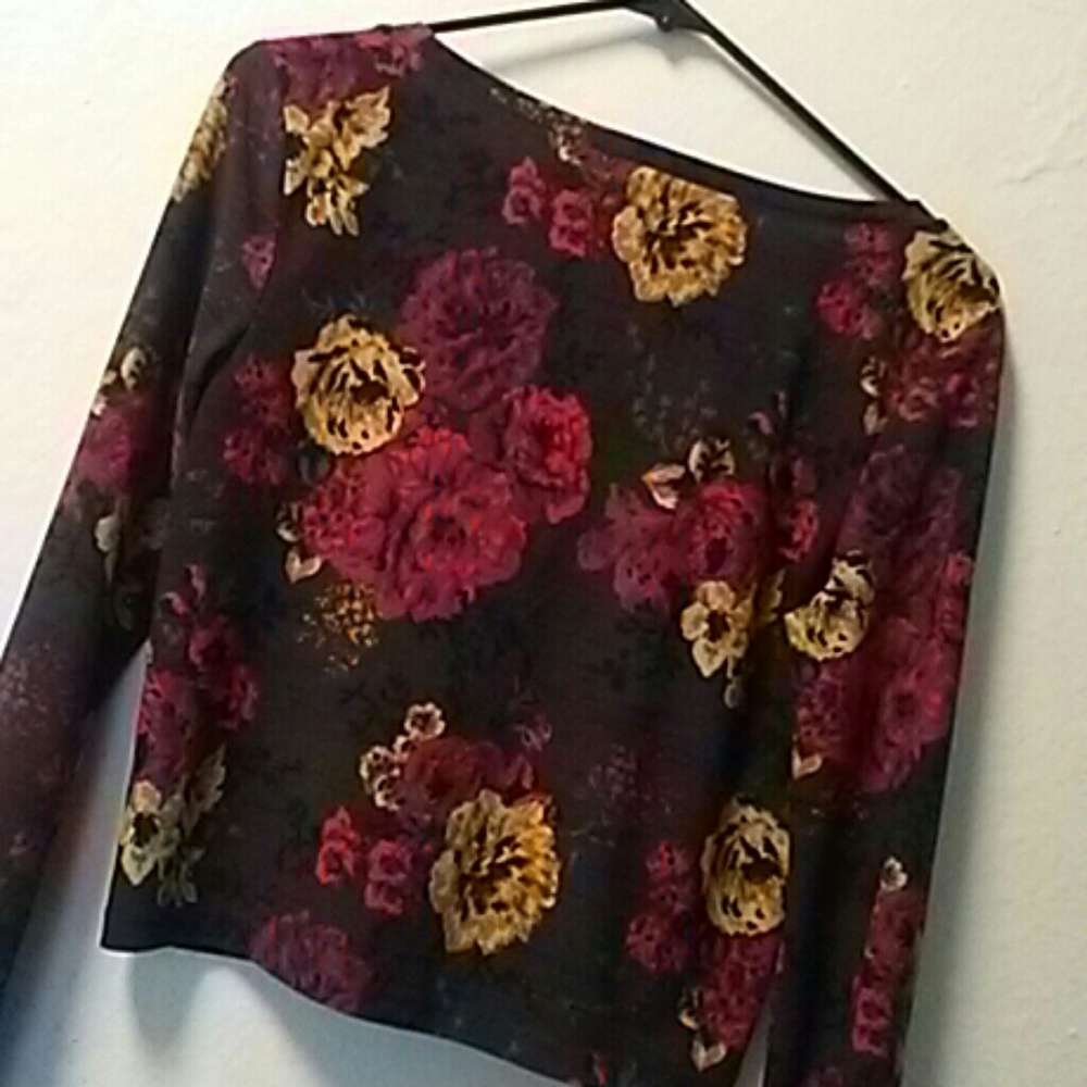 ๐ Tildon Crop Top - Picture 4 of 6